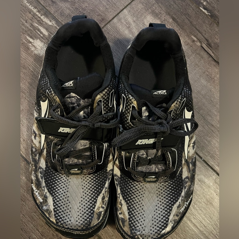 Altra women’s trail shoes Sneakers - Black and Gray